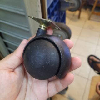 roda kursi plastik 50mm plat hidup